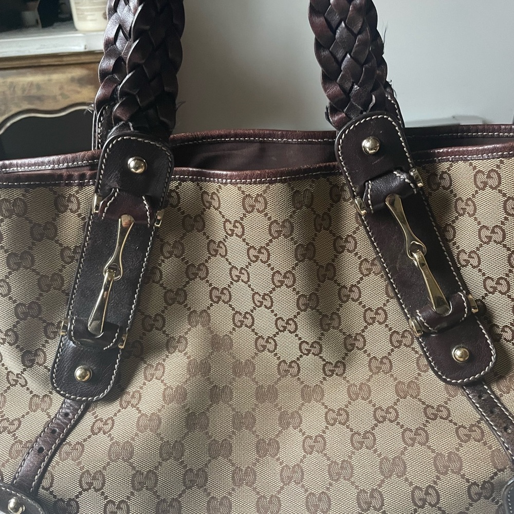 Authentic Gucci Pelham